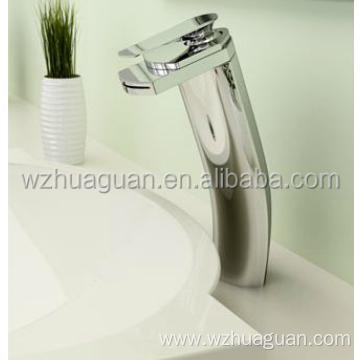 Wholesale Urban Single Handle Waterfall Wash Basin Faucet